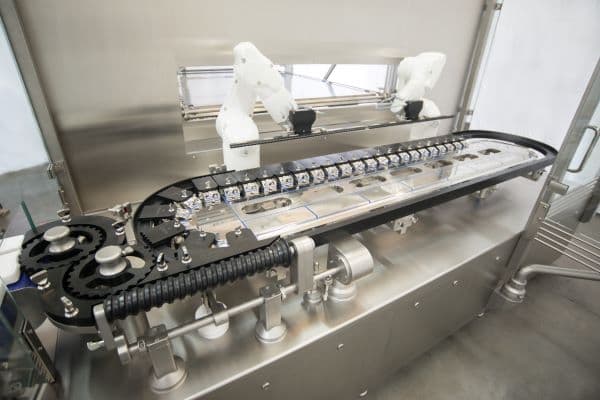 Annex 1 compliant loading and unloading of freeze dryers